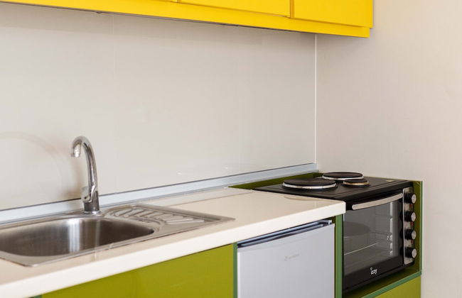 Evel's Home Suites - Photo 30