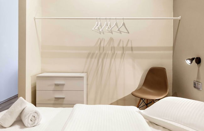 Evel's Home Suites - Photo 13