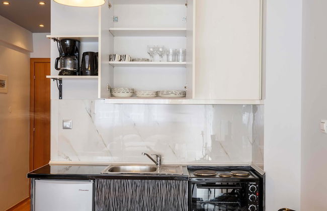 Evel's Home Suites - Photo 27