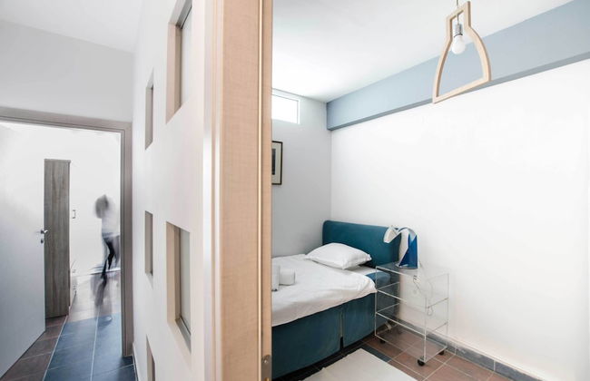 Evel's Home Suites - Photo 26