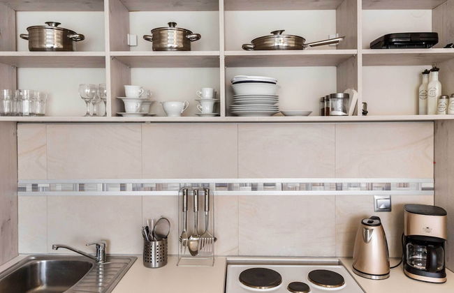 Evel's Home Suites - Photo 28