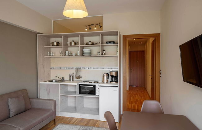 Evel's Home Suites - Photo 39