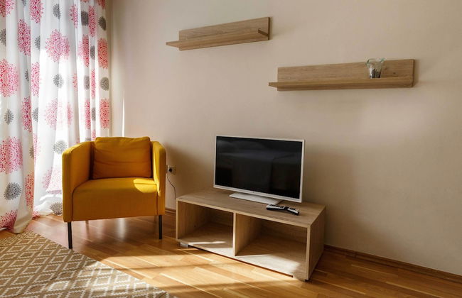 Evel's Home Suites - Photo 45