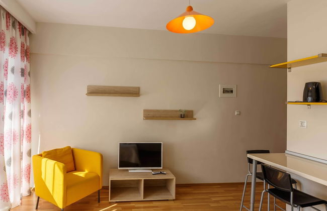 Evel's Home Suites - Photo 46