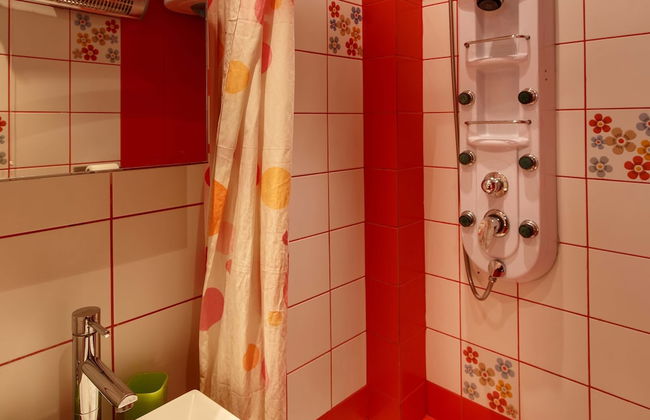 Evel's Home Suites - Photo 67