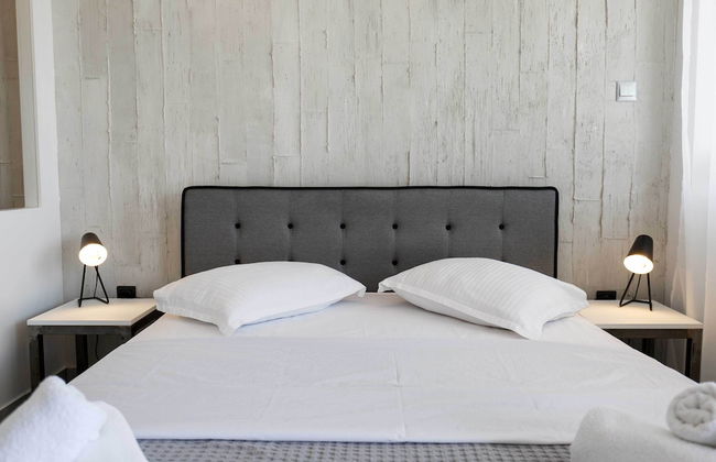 Evel's Home Suites - Photo 22