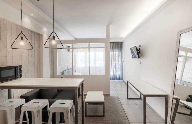 Evel's Home Suites - Photo 49