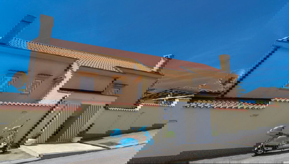 Primary image