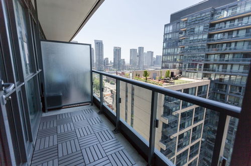 Photo 23 - Applewood Suites - 2 BDRM King & Spadina