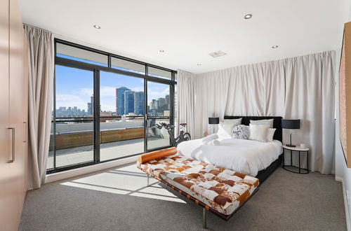 Photo 2 - Darling Harbour Penthouse Views & Hot Tub