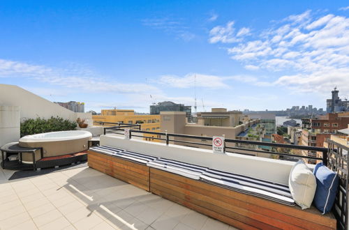 Photo 13 - Darling Harbour Penthouse Views & Hot Tub