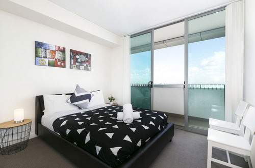 Photo 3 - Penthouse near Airport & CBD