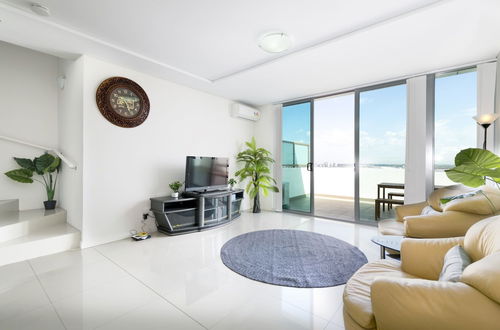 Foto 1 - Penthouse near Airport & CBD