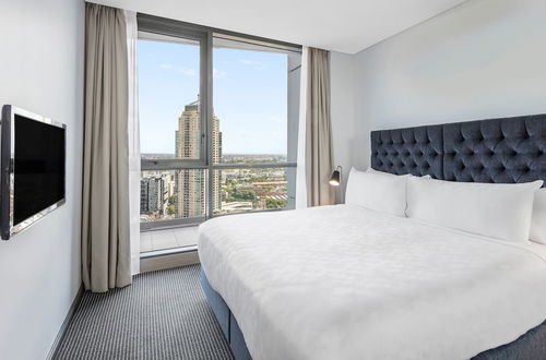 Photo 11 - Meriton Suites Campbell Street, Sydney