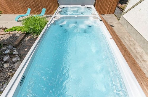 Photo 37 - LUXURIOUS 5,500 sqft Home: 5 Br/5 Ba | PRIVATE Pool & Hot Tub | STEPS to Beach
