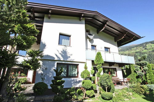 Photo 12 - Apartment in Aschau im Zillertal With Balcony