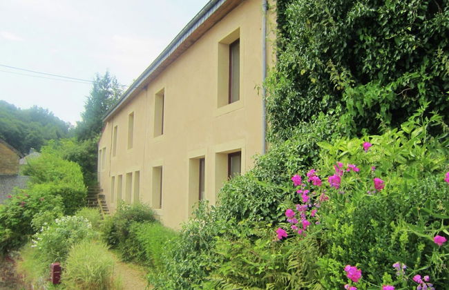 Modern Farmhouse in Chassepierre With Terrace - Foto 1