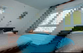 Foto 3 - House in Natural Area Ideal for Families with Games Room, Sauna, Hot Tub
