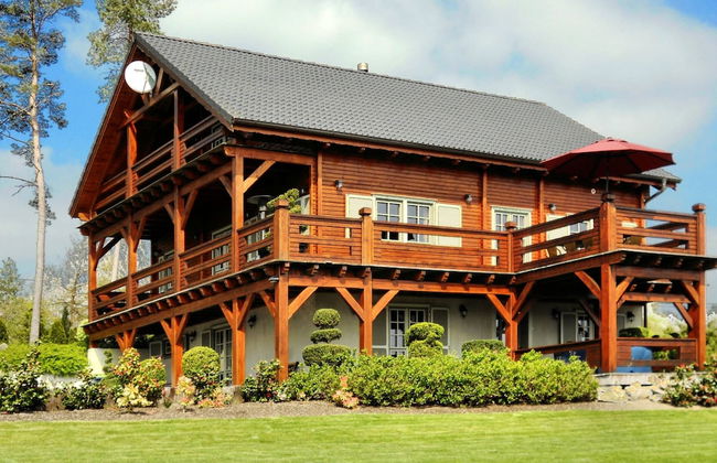 Affluent Chalet in Septon with Whirlpool, Sauna, Hot Tub - Foto 1
