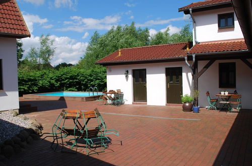 Photo 15 - Idyllic Apartment With Pool in Mecklenburg