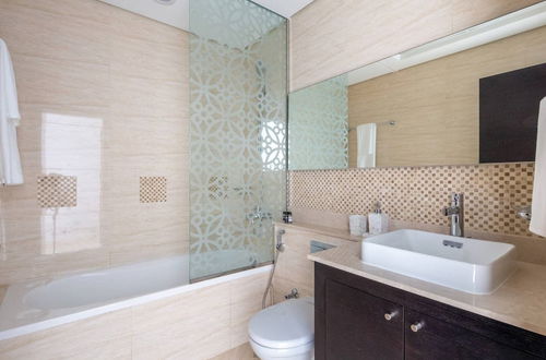 Photo 17 - Spacious & Adorable 1BR in Downtown Dubai