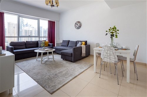 Photo 12 - Visually Unique 1BR Apartment in JLT - Sleeps 4