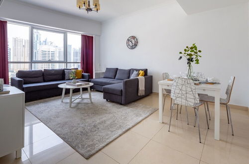 Photo 8 - Visually Unique 1BR Apartment in JLT - Sleeps 4