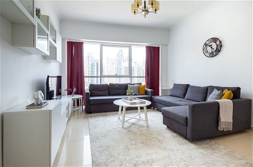 Photo 16 - Visually Unique 1BR Apartment in JLT - Sleeps 4