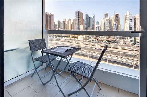 Photo 6 - Visually Unique 1BR Apartment in JLT - Sleeps 4