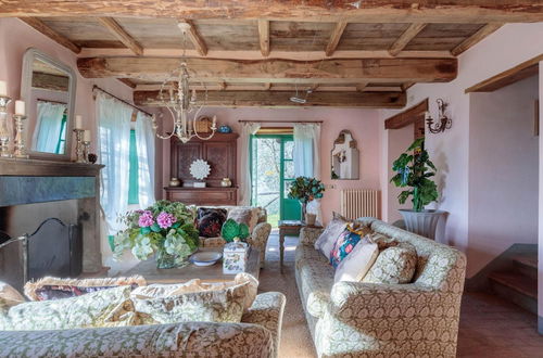 Photo 10 - Villa Gufo in Lucca With 5 Bedrooms and 4 Bathrooms