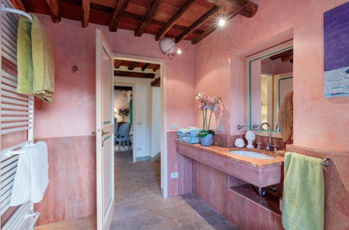 Foto 62 - Villa Gufo in Lucca With 5 Bedrooms and 4 Bathrooms