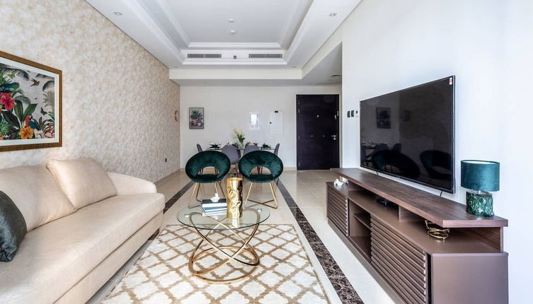 Foto 1 - Sleek & Sophisticated 2BR With Study Within Downtown Dubai