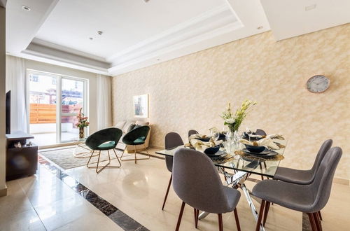 Photo 22 - Sleek & Sophisticated 2BR With Study Within Downtown Dubai