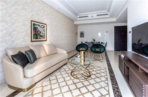 Photo 22 - Sleek & Sophisticated 2BR With Study Within Downtown Dubai