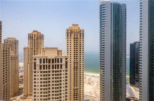 Photo 1 - Mesmerizing 2BR Apartment in Dubai Marina