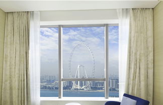 Photo 2 - LUX Iconic Views at Palm Tower Suite 3