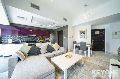 Photo 17 - KOHH – 1BR in Cayan Tower