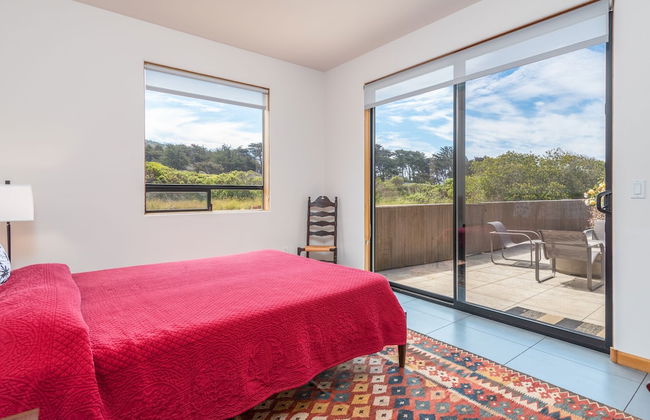 Ocean Retreat - Photo 2
