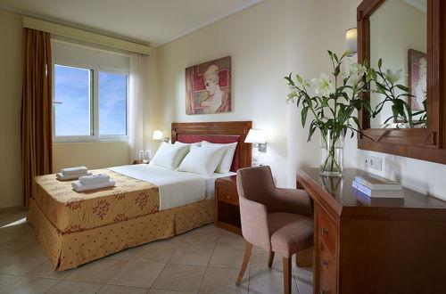 Photo 22 - Avantis Suites Hotel