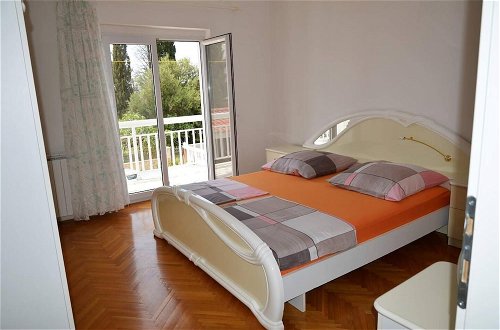 Photo 10 - Stunning 2-bed Apartment in Okrug Gornji