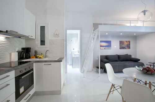 Photo 13 - Victoria Square, Cozy and Stylish Apartment