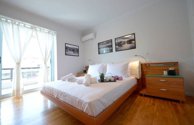 New Superb & Luminous 2 Bedroom Apartment - Photo 4