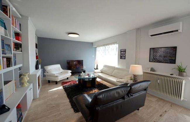 New Superb & Luminous 2 Bedroom Apartment - Photo 14