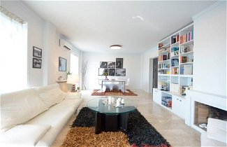 Foto 1 - New Superb & Luminous 2 Bedroom Apartment