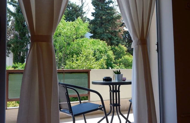 New Superb & Luminous 2 Bedroom Apartment - Photo 17