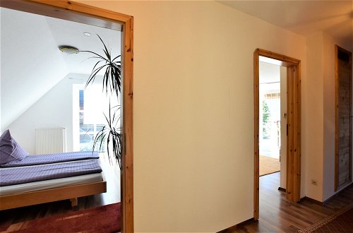 Foto 5 - 4 Room Holiday Apartment with Garden near Lake