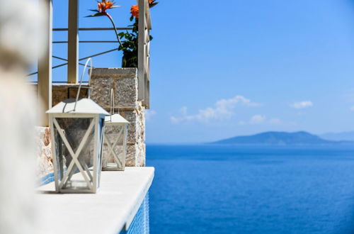 Photo 25 - Villa with Striking views over the infinity Pool