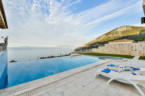 Foto 1 - Villa with Striking views over the infinity Pool