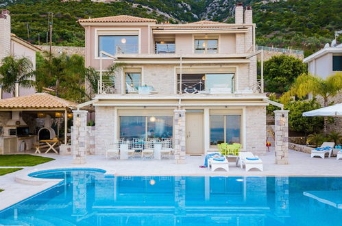 Foto 61 - Villa with Striking views over the infinity Pool
