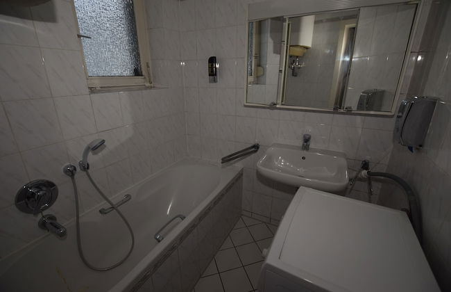 AB Apartment 38 - Photo 19